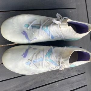 Puma Women's Cream and Purple Athletic Shoes